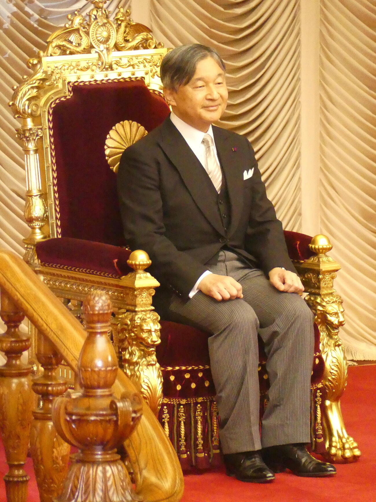 参院本会議場での開会式に出席される天皇陛下（撮影・中山知子）