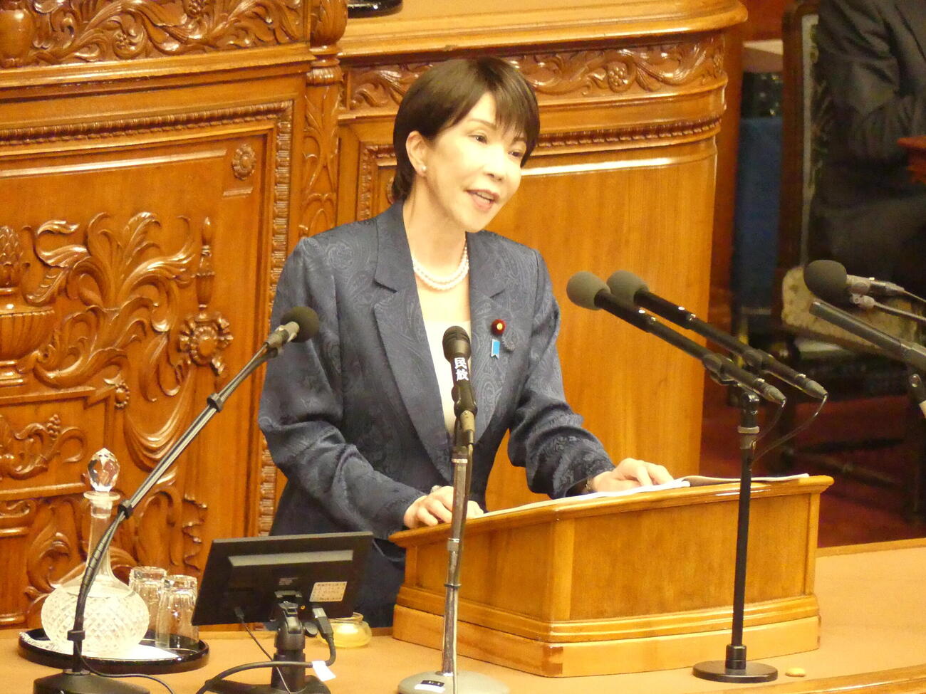 衆院本会議場で所信表明演説に臨む高市早苗首相
