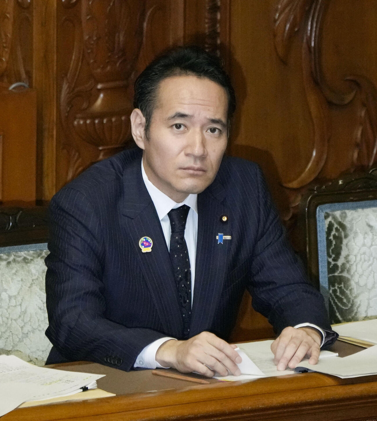 参院本会議に臨む簗農相＝8日午前（共同）