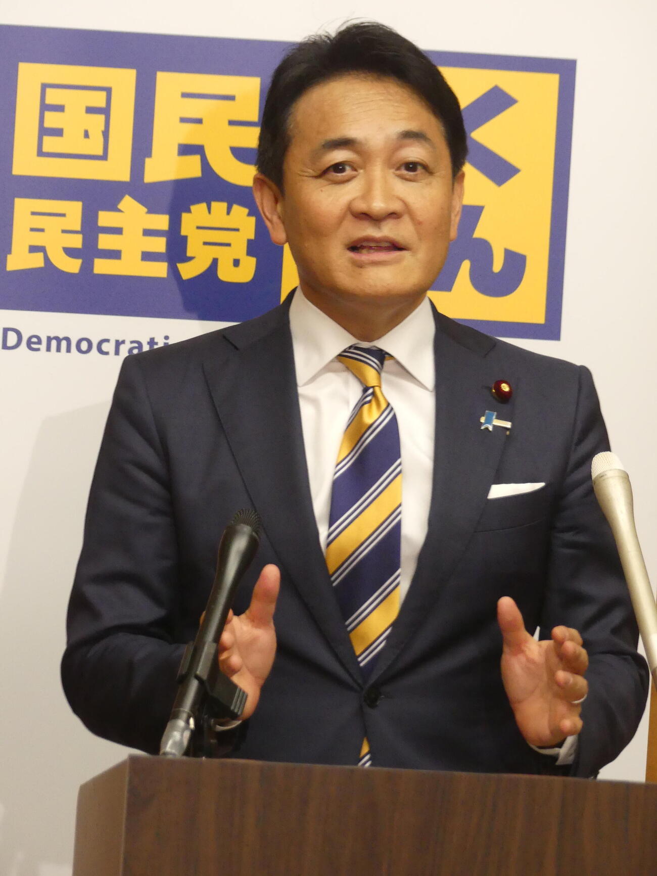 衆院代表質問後、報道陣の取材に応じる国民民主党の玉木雄一郎代表（撮影・中山知子）