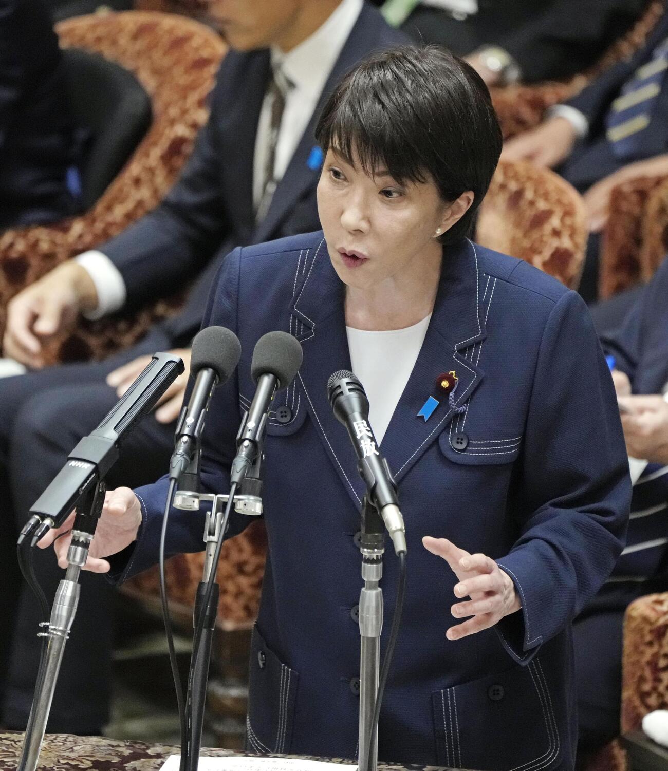 衆院予算委で答弁する高市首相＝13日午前