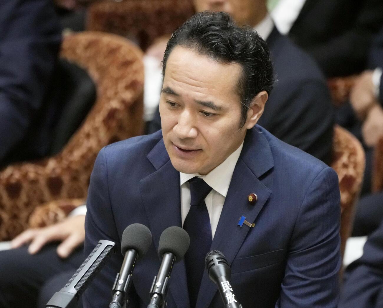 衆院予算委で答弁する簗農相＝13日午前（共同）