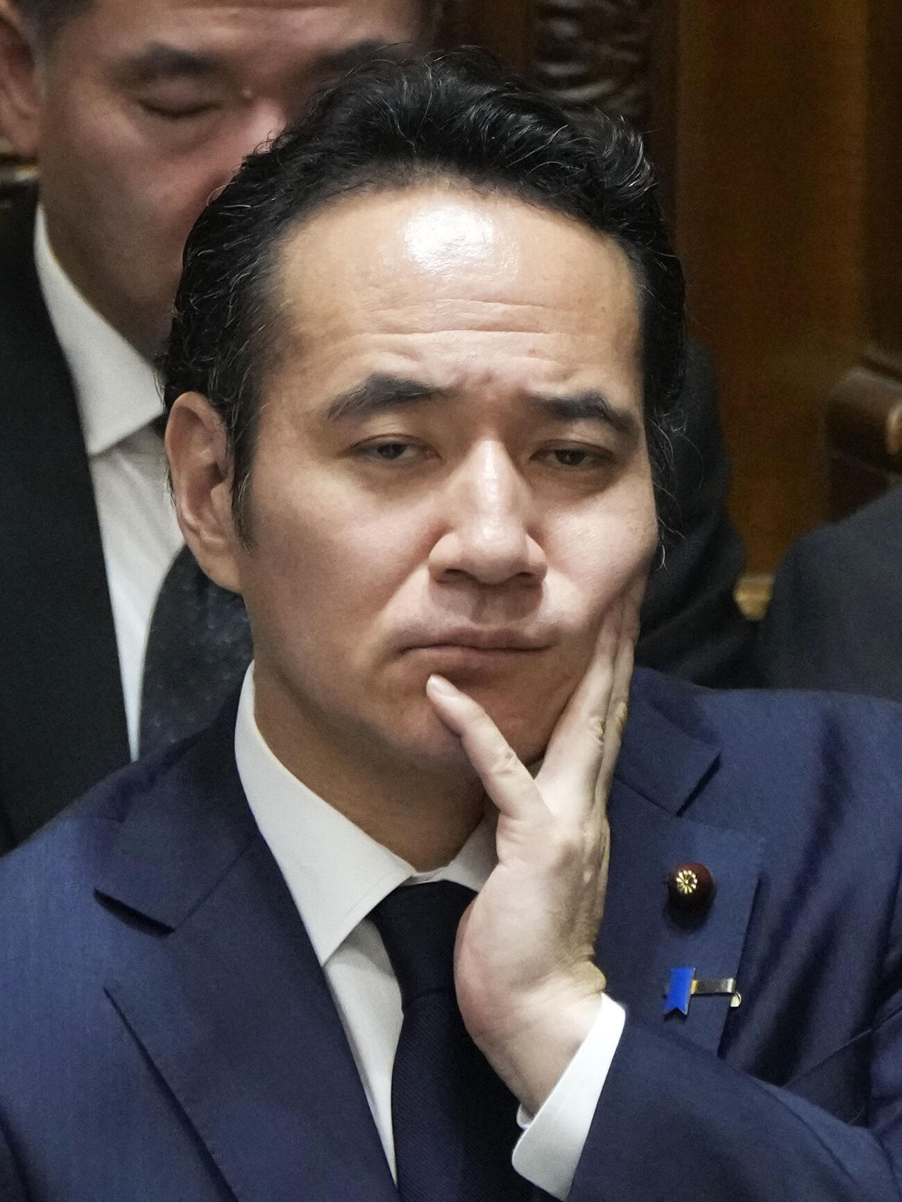 衆院予算委で質問を聞く簗農相＝13日午後（共同）