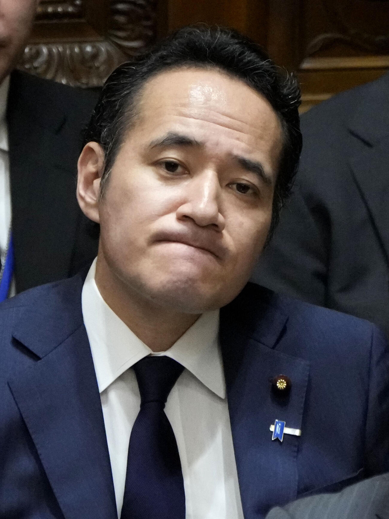 衆院予算委で質問を聞く簗農相＝13日午後（共同）