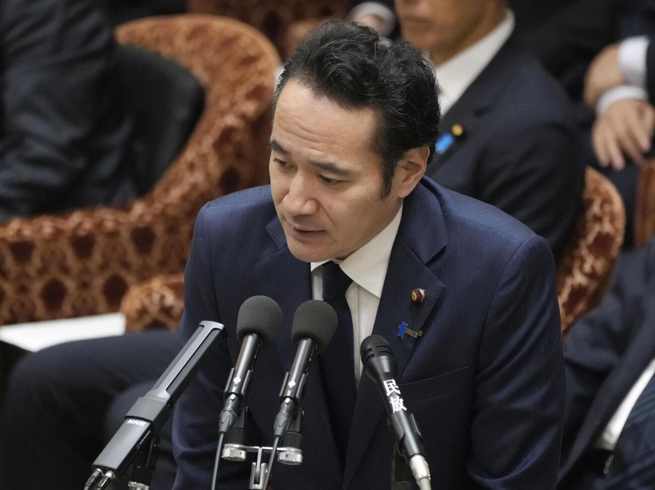 衆院予算委で答弁する簗農相＝14日午前（共同）