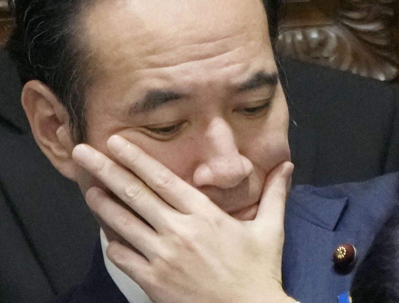衆院予算委で質問を聞く簗農相＝14日午後（共同）