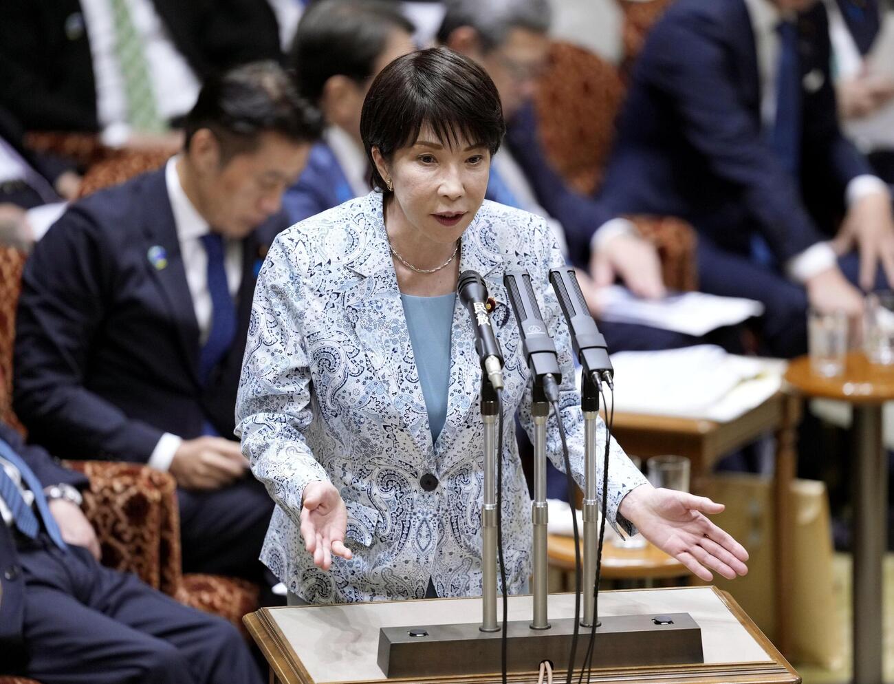 参院予算委で答弁する高市首相＝19日午後