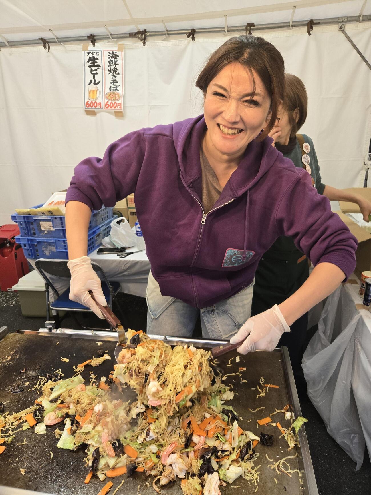 築地夜市・丸二食品海鮮焼きそば