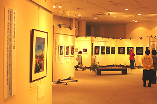 優秀作品などが展示された会場