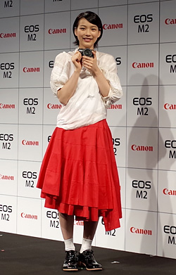女優能年玲奈が訪れトークショーが行われた