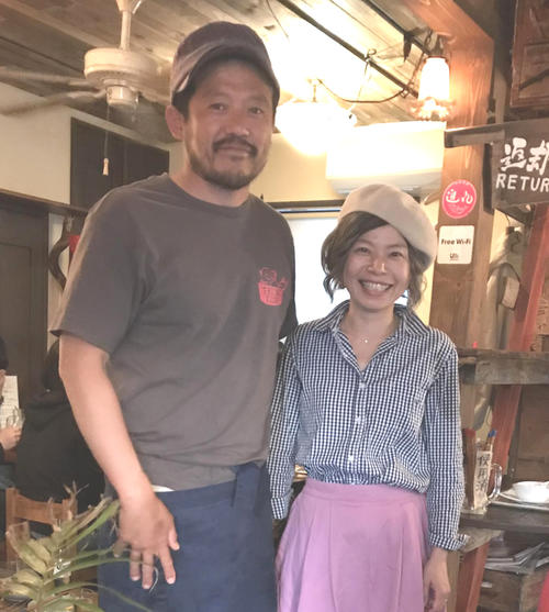 「金沢区のよさを知ってほしい」と話すFRYING　FISHの岡本夫妻