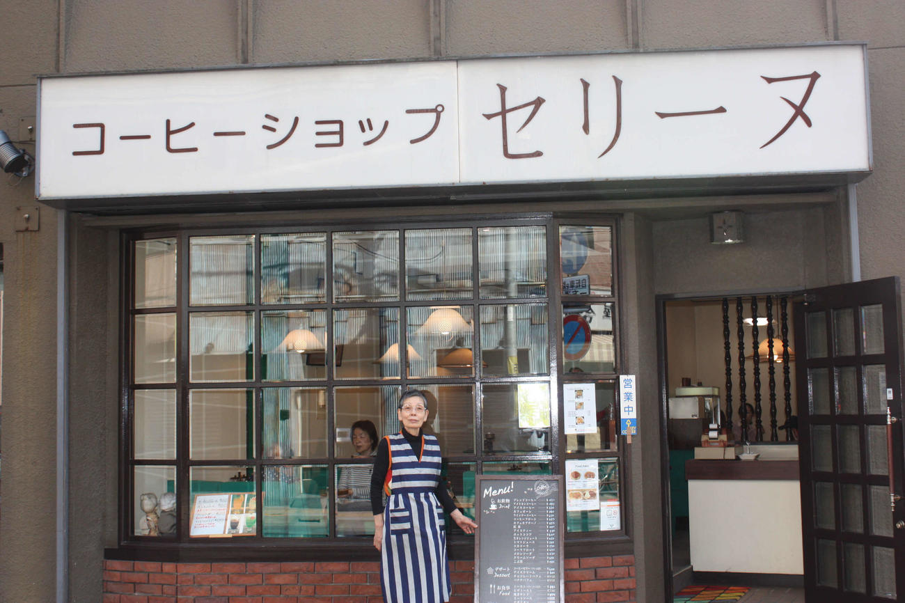 店舗は浅草駅北口徒歩3分（伝法院通り近く）
の好立地