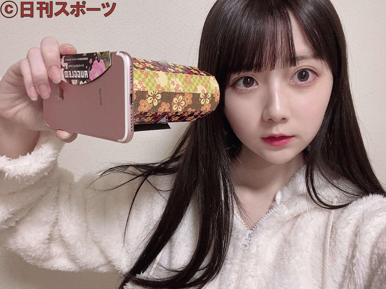 VRゴーグルで二条城の花見を堪能したスリジエの山本あこ