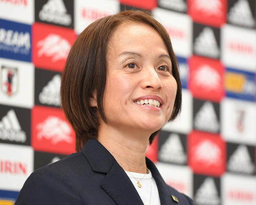 なでしこジャパン高倉監督（19年撮影）