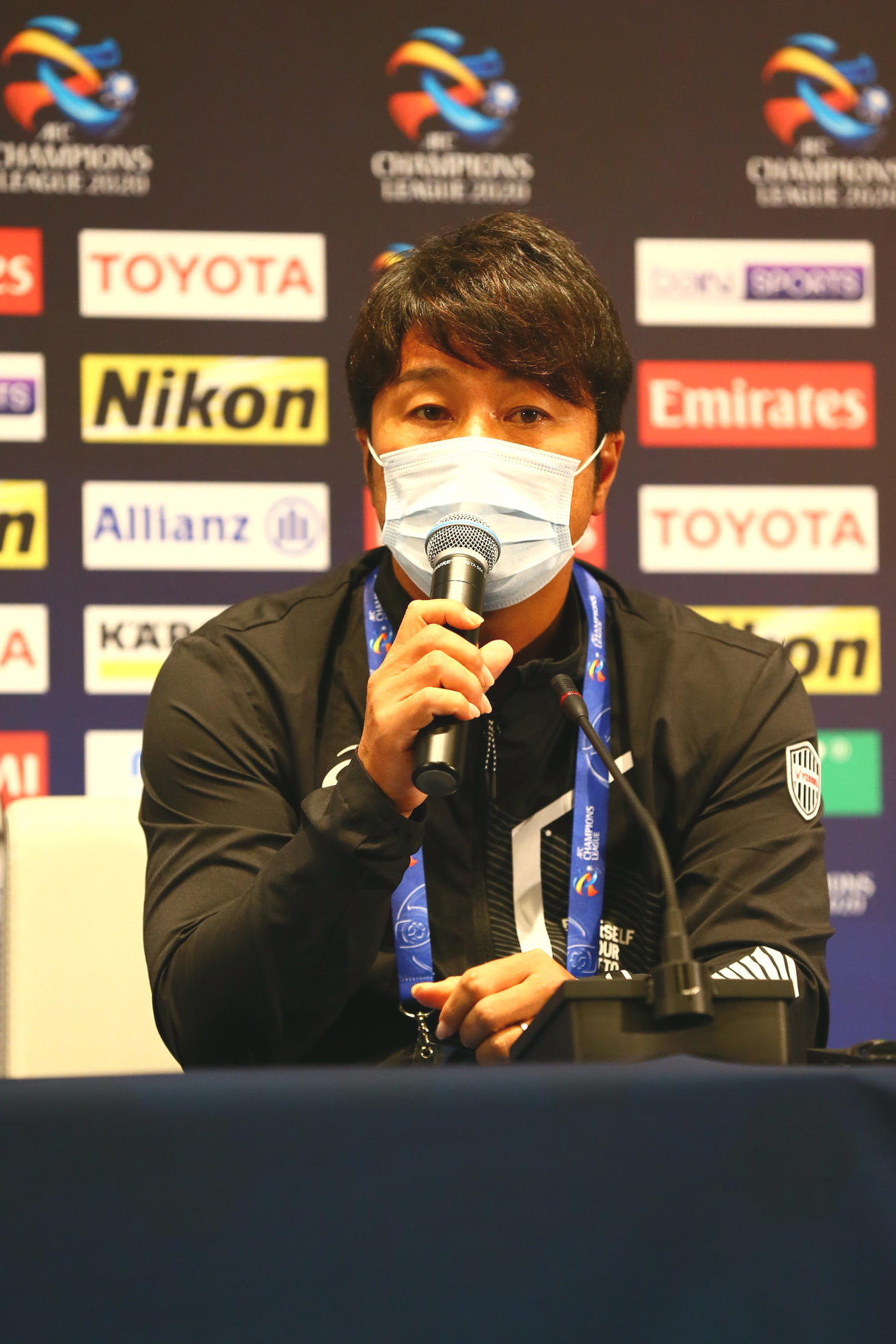 ACLの公式会見に臨む神戸三浦監督（C）VISSELKOBE