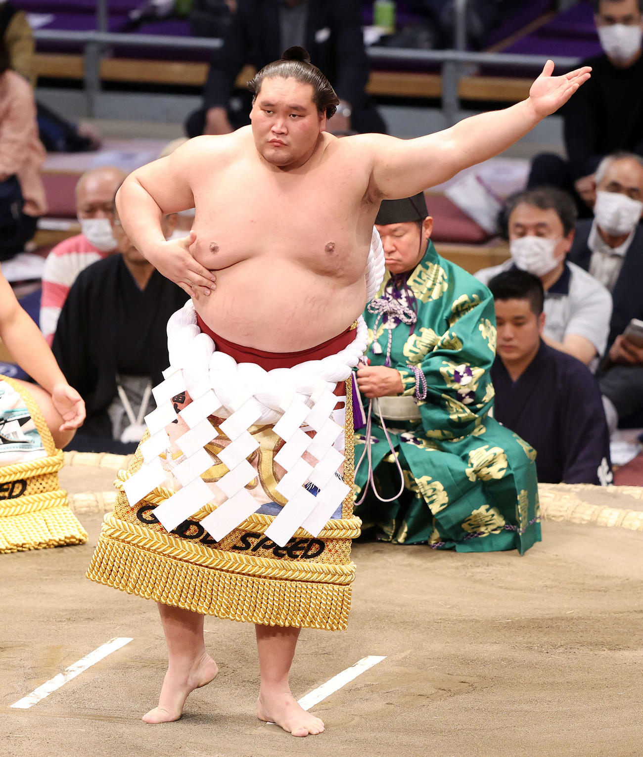 土俵入りする照ノ富士（撮影・鈴木正人）