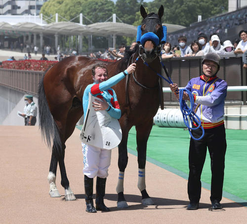 5月11日東京2RでJRA3週連続となる勝利を挙げたオシェア騎手（撮影・丹羽敏通）