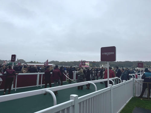 凱旋門賞当日のパリロンシャン競馬場の様子