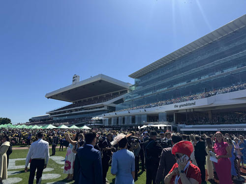 メルボルンCの行われたフレミントン競馬場の様子