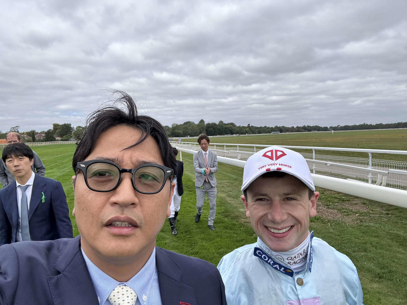 マーフィー騎手と一緒に馬場確認をしました