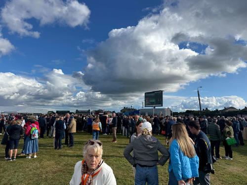 砂浜で行われるアイルランドの名物レイタウン競馬場へ行ってきました（撮影・安藤裕）
