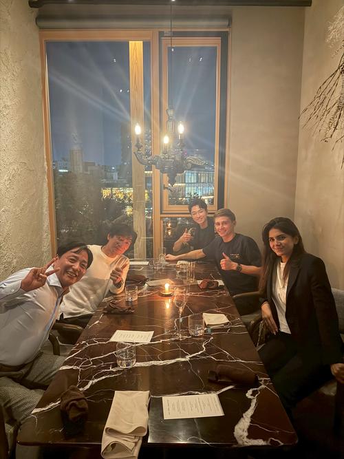 内田博幸騎手と夕食。プーシャン騎手もうれしそうです