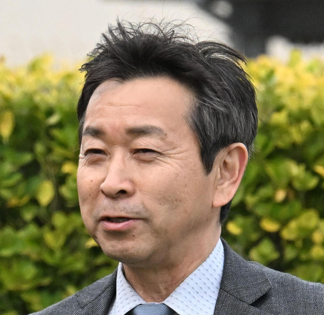 手塚貴久調教師（2026年3月22日撮影）