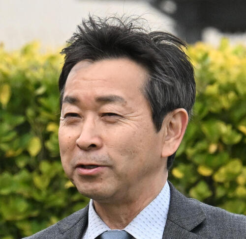 手塚貴久調教師（2026年3月22日撮影）