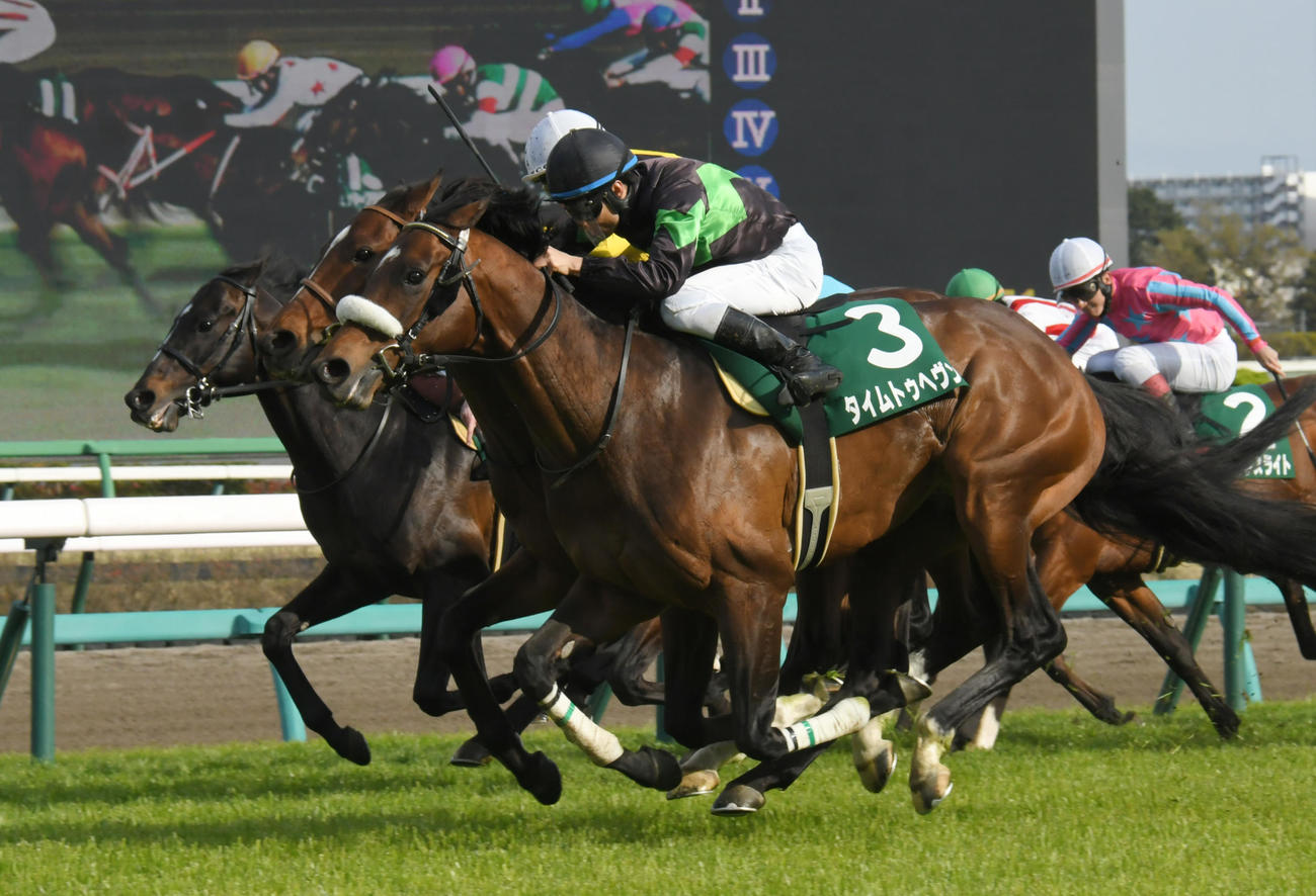 22年4月2日、タイムトゥヘヴンと大野騎手がダービー卿CTを制した（撮影・酒井清司）