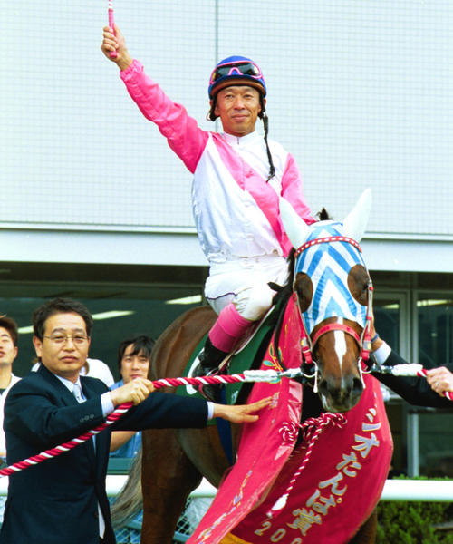 02年ラジオたんぱ賞をカッツミーで制した浦和の内田利雄騎手