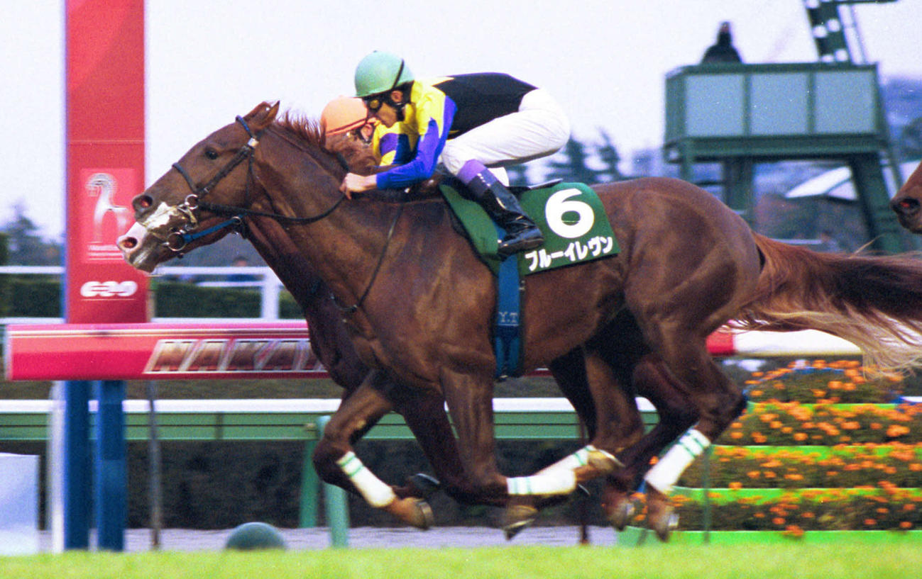 02年、東スポ杯2歳Sを制したブルーイレヴンと武豊騎手
