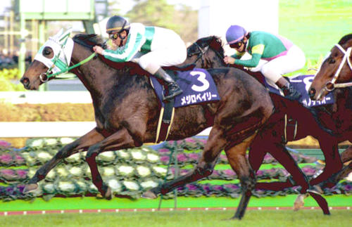 00年朝日杯3歳Sを制したメジロベイリーと横山典騎手