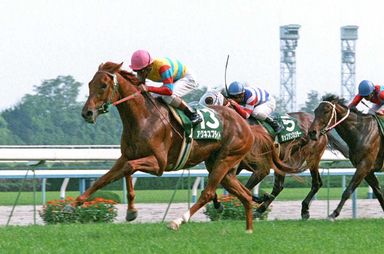 00年京都新聞杯を制したアグネスフライトと河内洋騎手