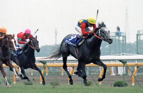 90年安田記念を制したオグリキャップ