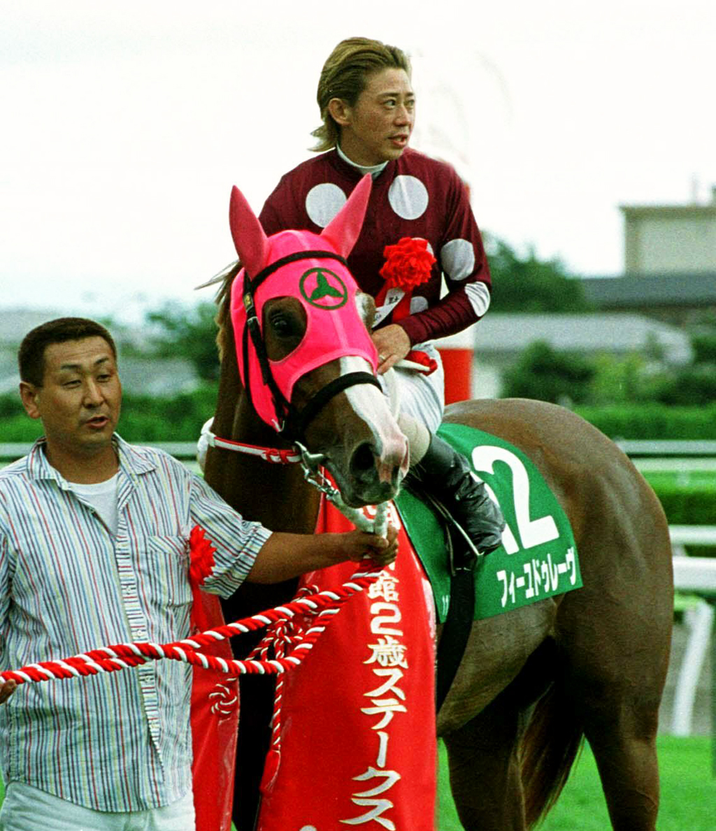 03年函館2歳Sを制したフィーユドゥレーヴ