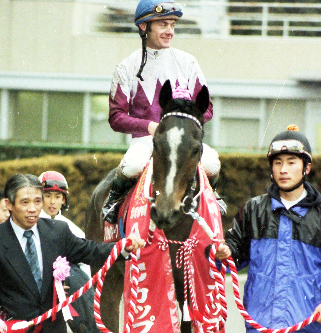 99年AJCCを制したスペシャルウィークとオリビエ・ペリエ騎手