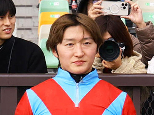 鮫島克駿騎手