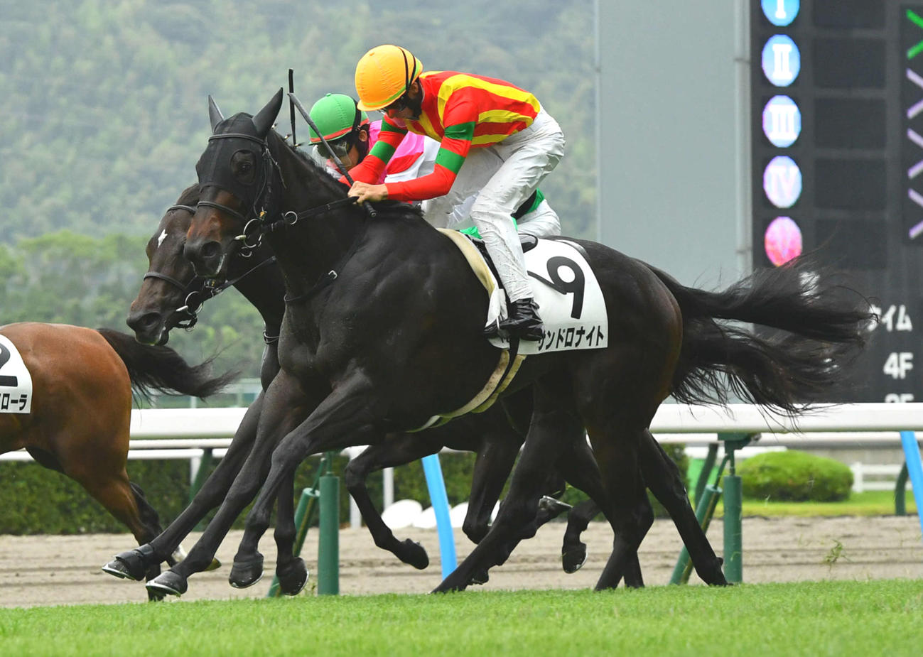 24年7月13日、小倉12Rの3歳上1勝クラスを制したサンドロナイトと吉村誠之助騎手