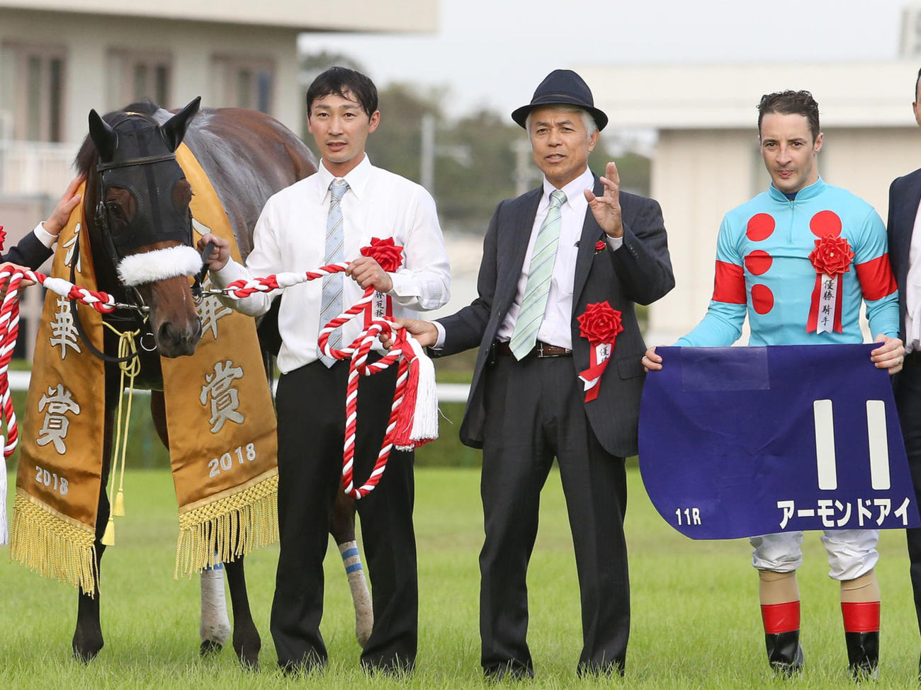 18年アーモンドアイで牝馬3冠を達成した国枝師