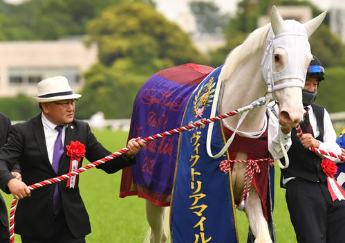 22年ヴィクトリアMをソダシで制した須貝師