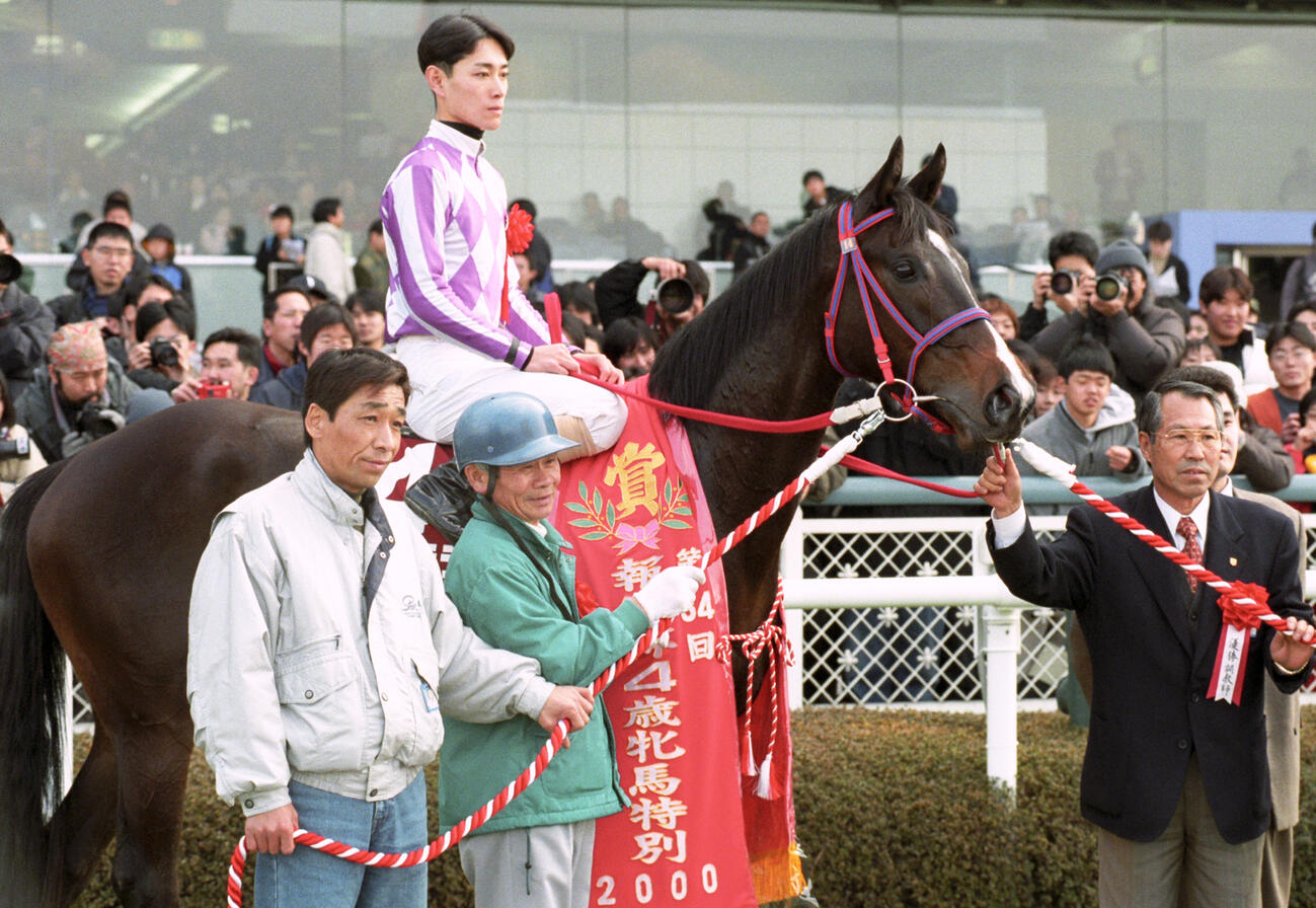 00年4歳牝馬特別を制したサイコーキララ