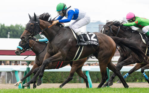 小樽特別を制したハリウッドメモリーと横山和騎手(撮影・村野早祐)
