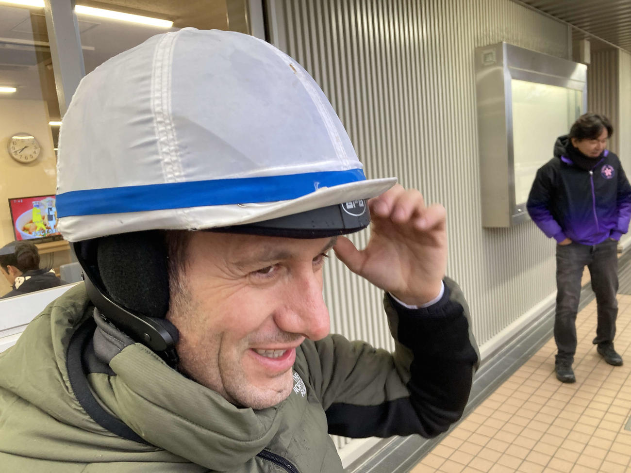 新しいヘルメットだよ！
