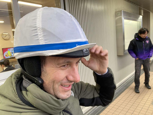 新しいヘルメットだよ！