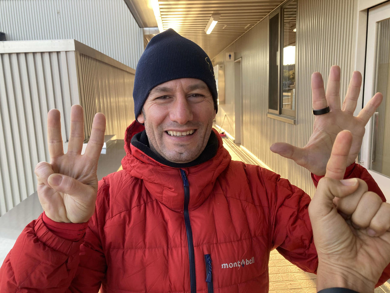 明日で36歳!?（撮影・太田直樹）