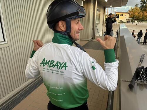 木村くんにジャケットをもらったよ！（撮影・太田尚樹）