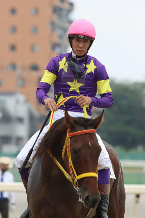 7月19日、期間限定騎乗終了後の初勝利を挙げた浦和の保園翔也騎手