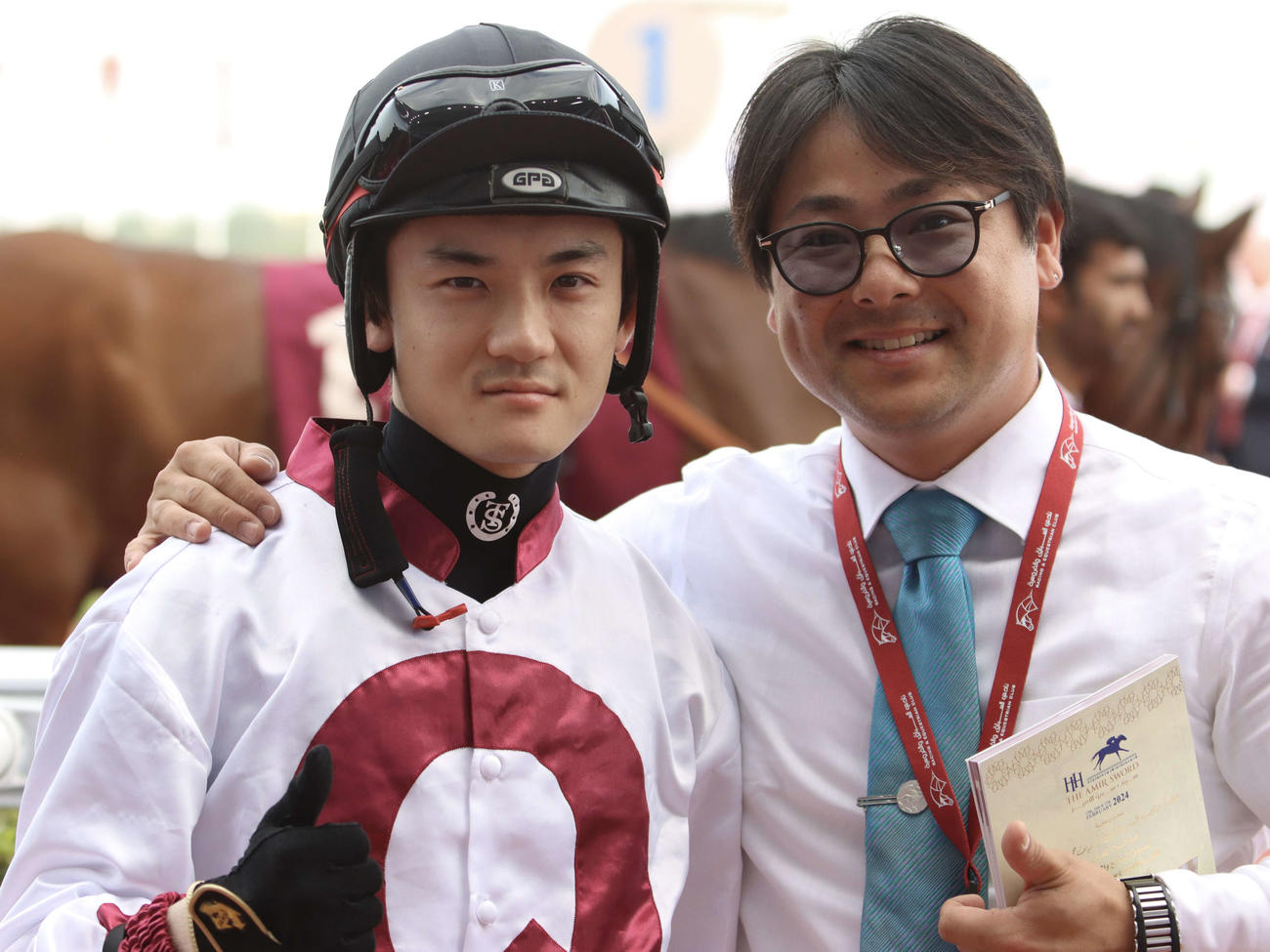 笹川翼騎手（左）と川島光司マネジャー