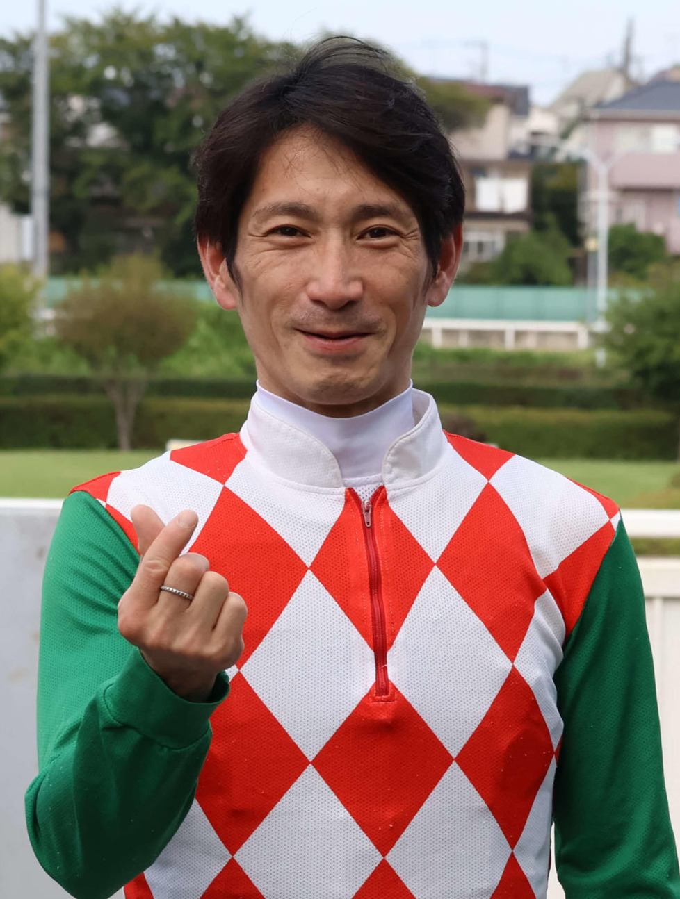 ゴールデンジョッキーC初優勝から一夜明け、浦和競馬場で喜びを表す矢野貴之騎手