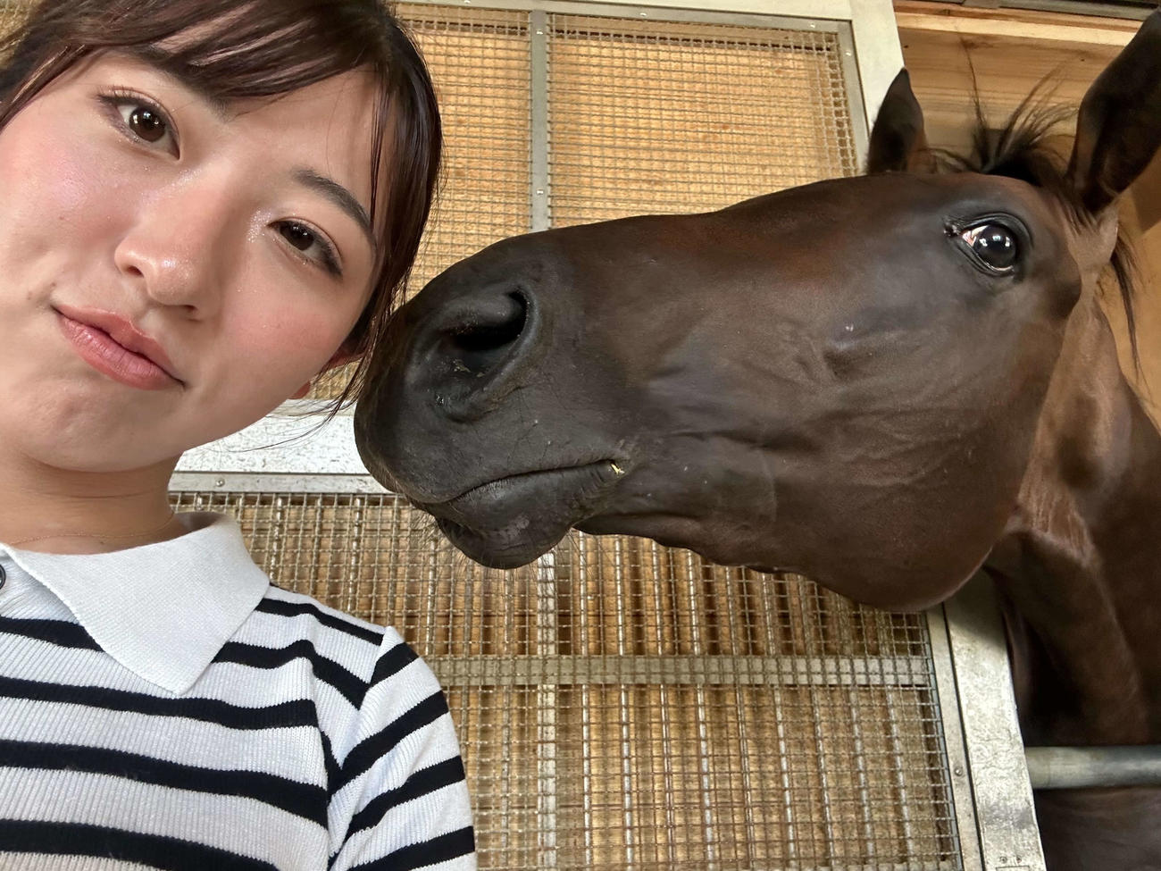 日曜阪神8Rに出走するオラヴェリタスと今村聖奈騎手（本人提供）